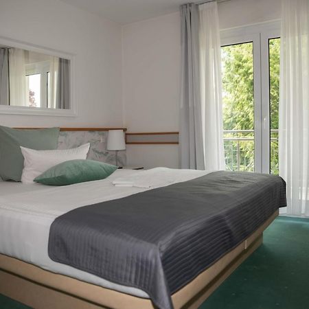 Hotel 宁布雷希特 外观 照片