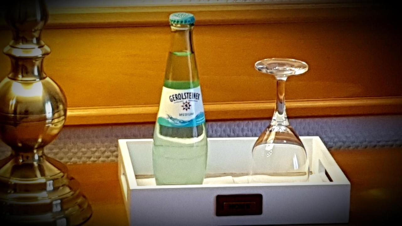 Hotel 宁布雷希特 外观 照片