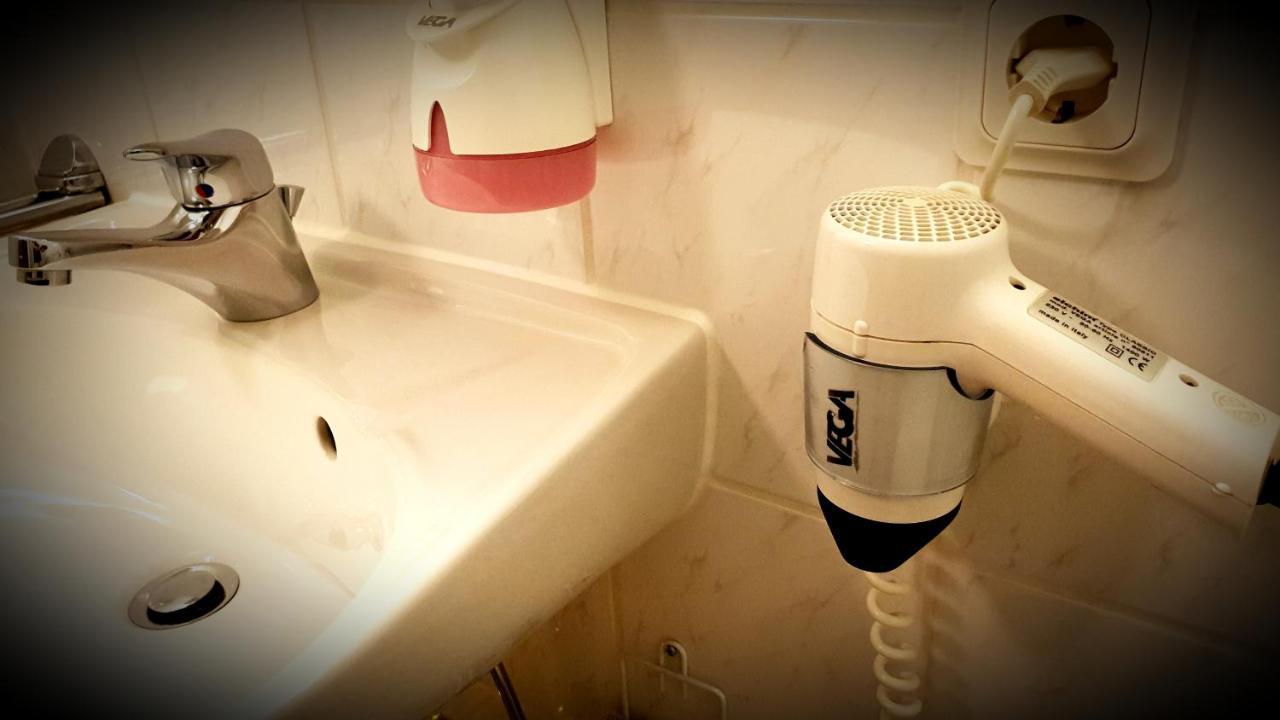 Hotel 宁布雷希特 外观 照片